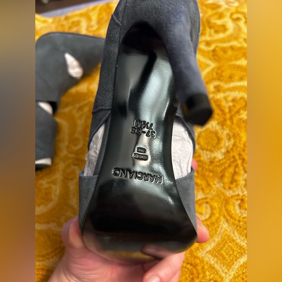 NWOT MARCIANO grey heels - Picture 5 of 5